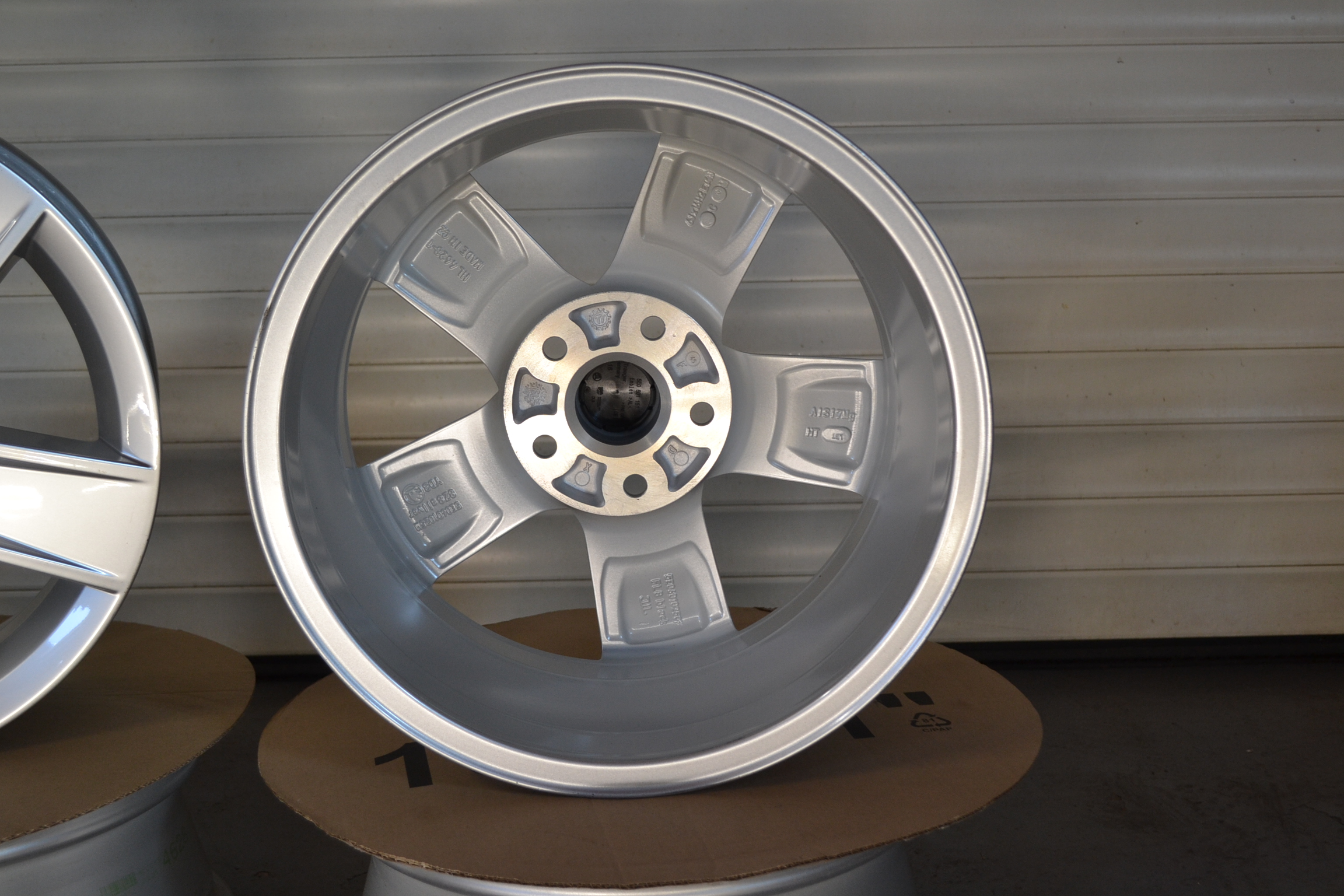 5x112 R16 originál sada diskov Škoda Octavia 3 – Obrázok 5