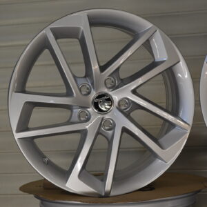 5x112 R17 Originál hliníkové disk Škoda Octavia 3