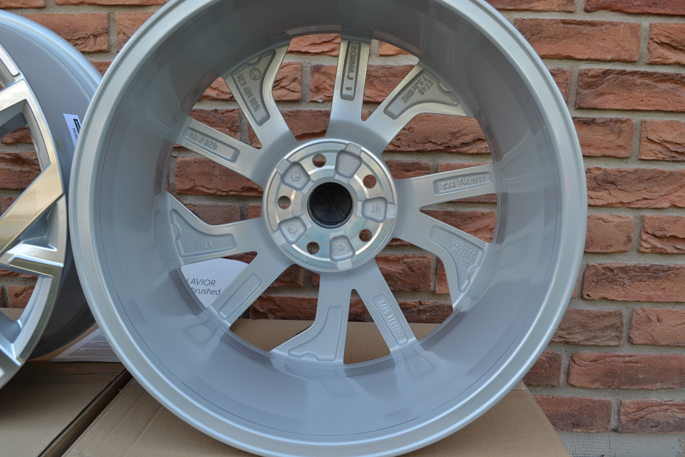 5x112 R18 Originál Škoda Octavia 4 model AVIOR – Obrázok 5