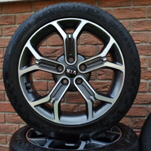 5x114,3 R18 Letná sada Originál Kia Xceed + 235/45 R18 Continental