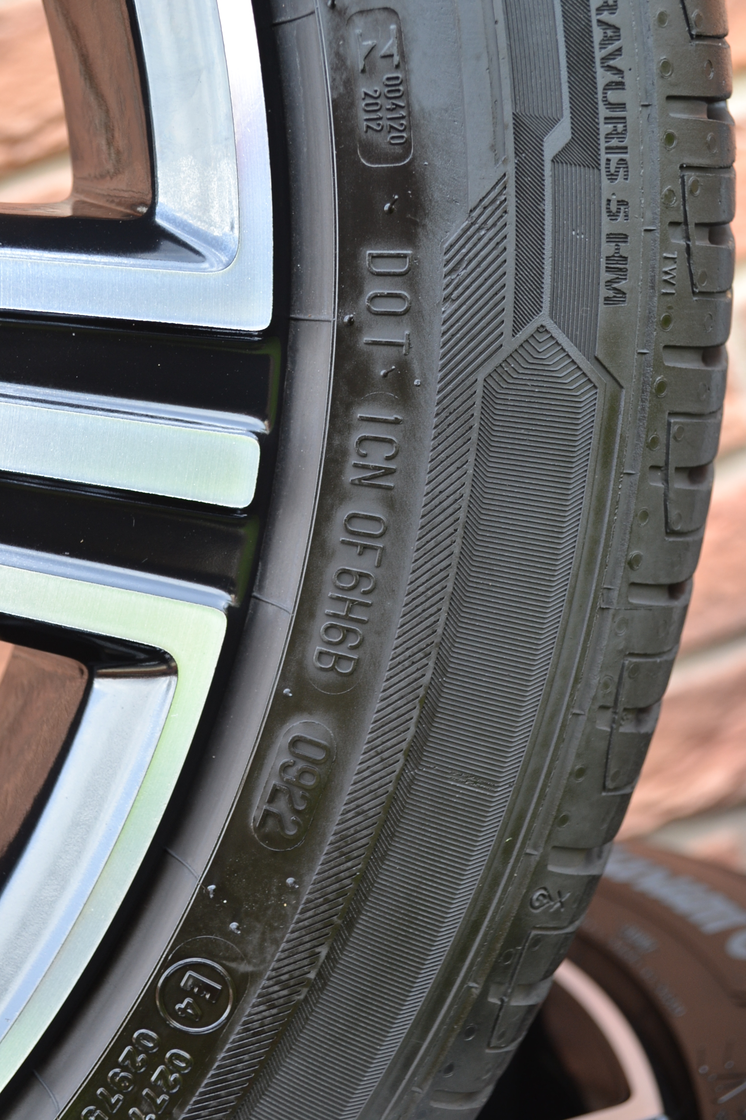 5x108 R18 Letná sada Originál Volvo V60 + 235/45 R18 Barum Bravuris 5 – Obrázok 5