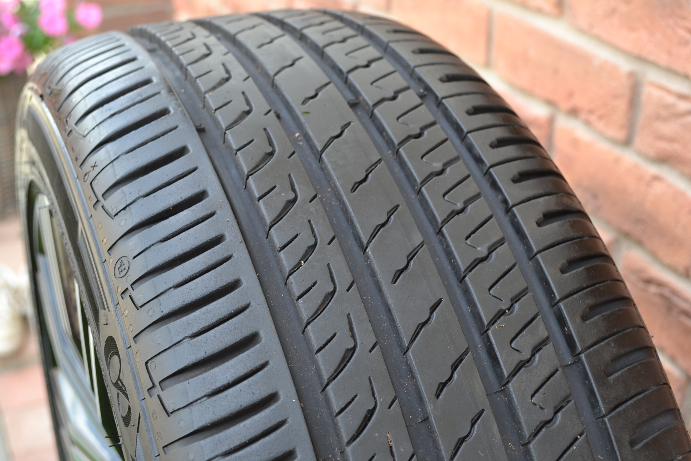 5x108 R18 Letná sada Originál Volvo V60 + 235/45 R18 Barum Bravuris 5 – Obrázok 7