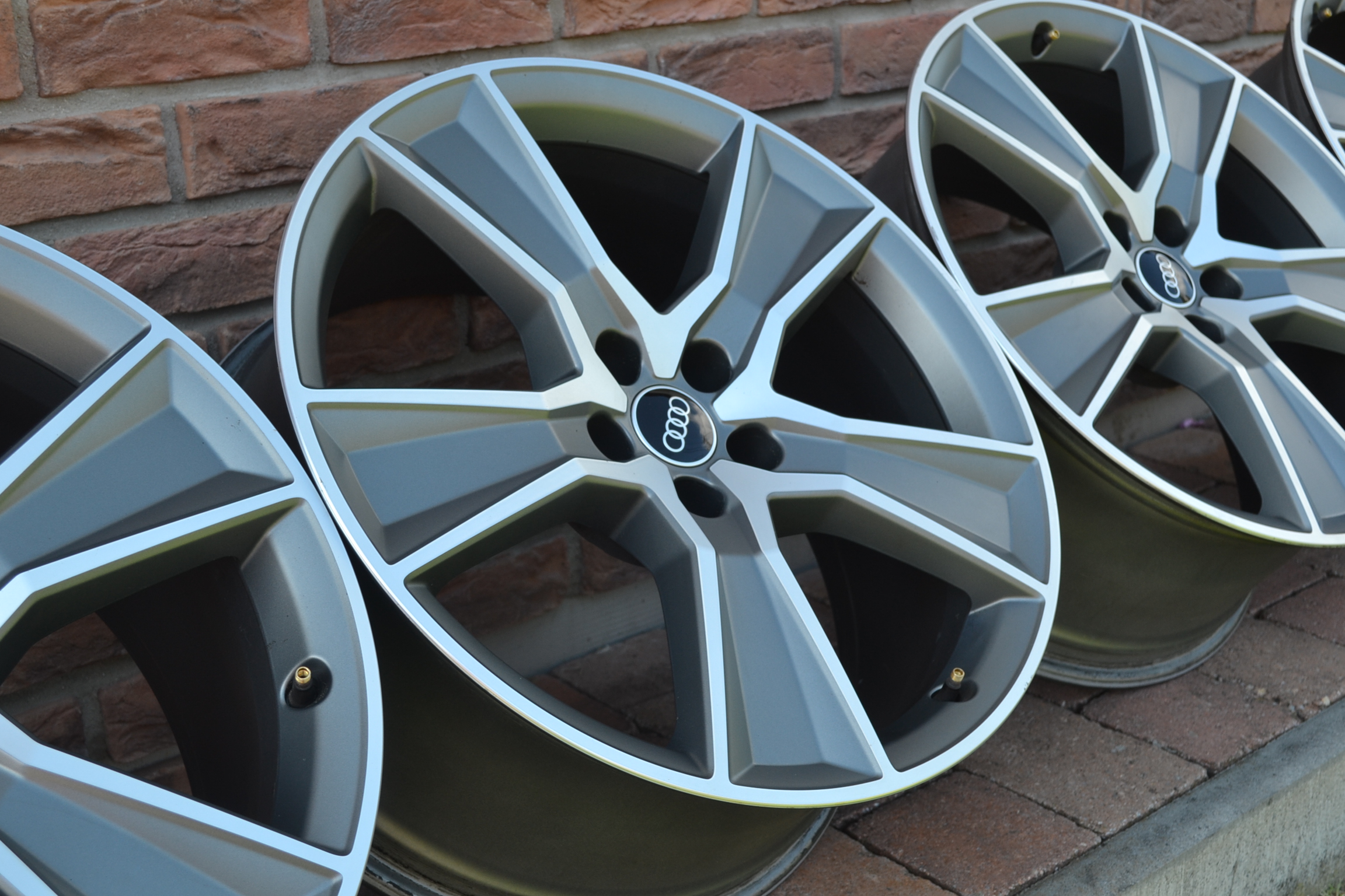 5×112 R20 Originál hliníkové disky Audi Q7 SQ7 – Obrázok 5