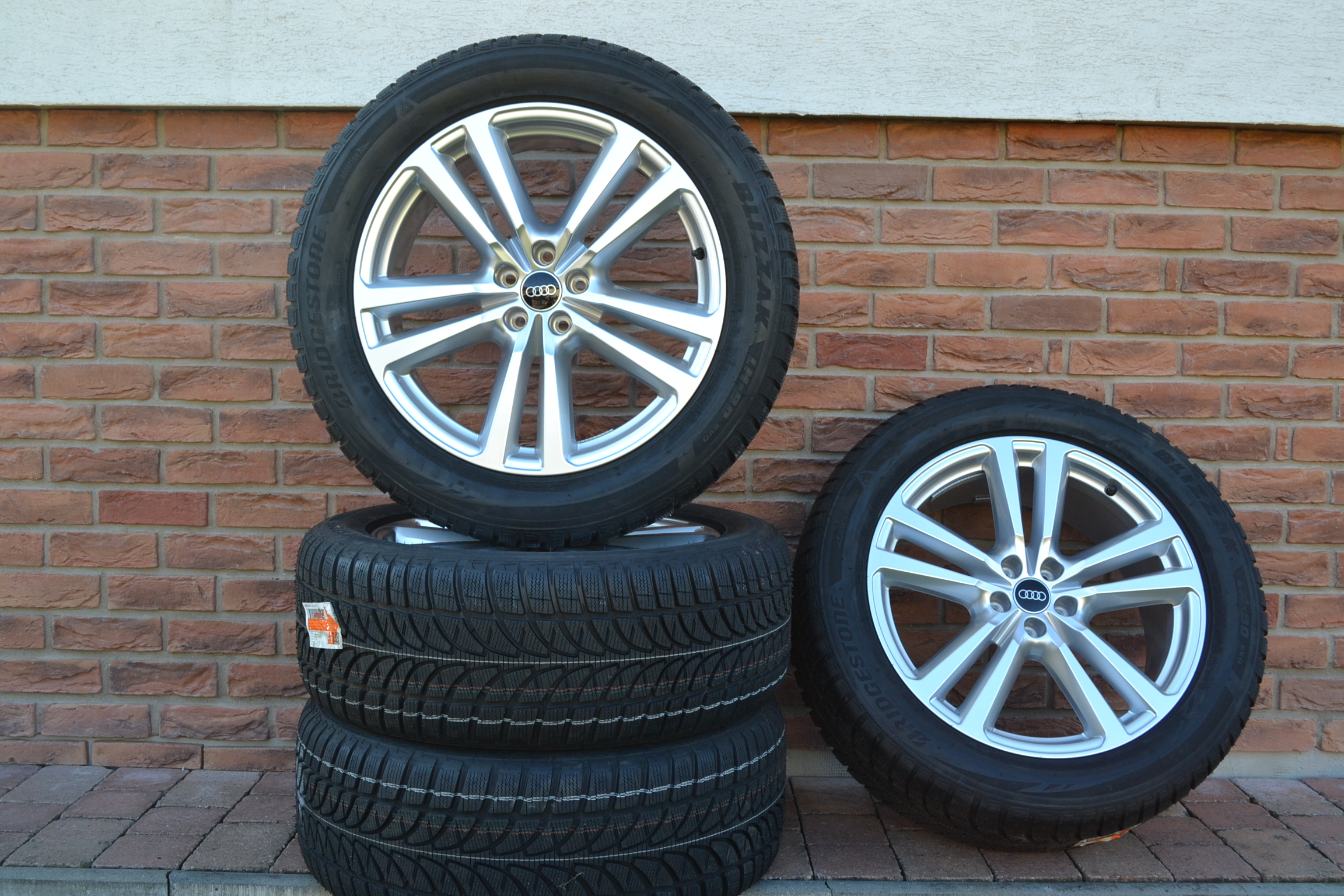 4M0601025F