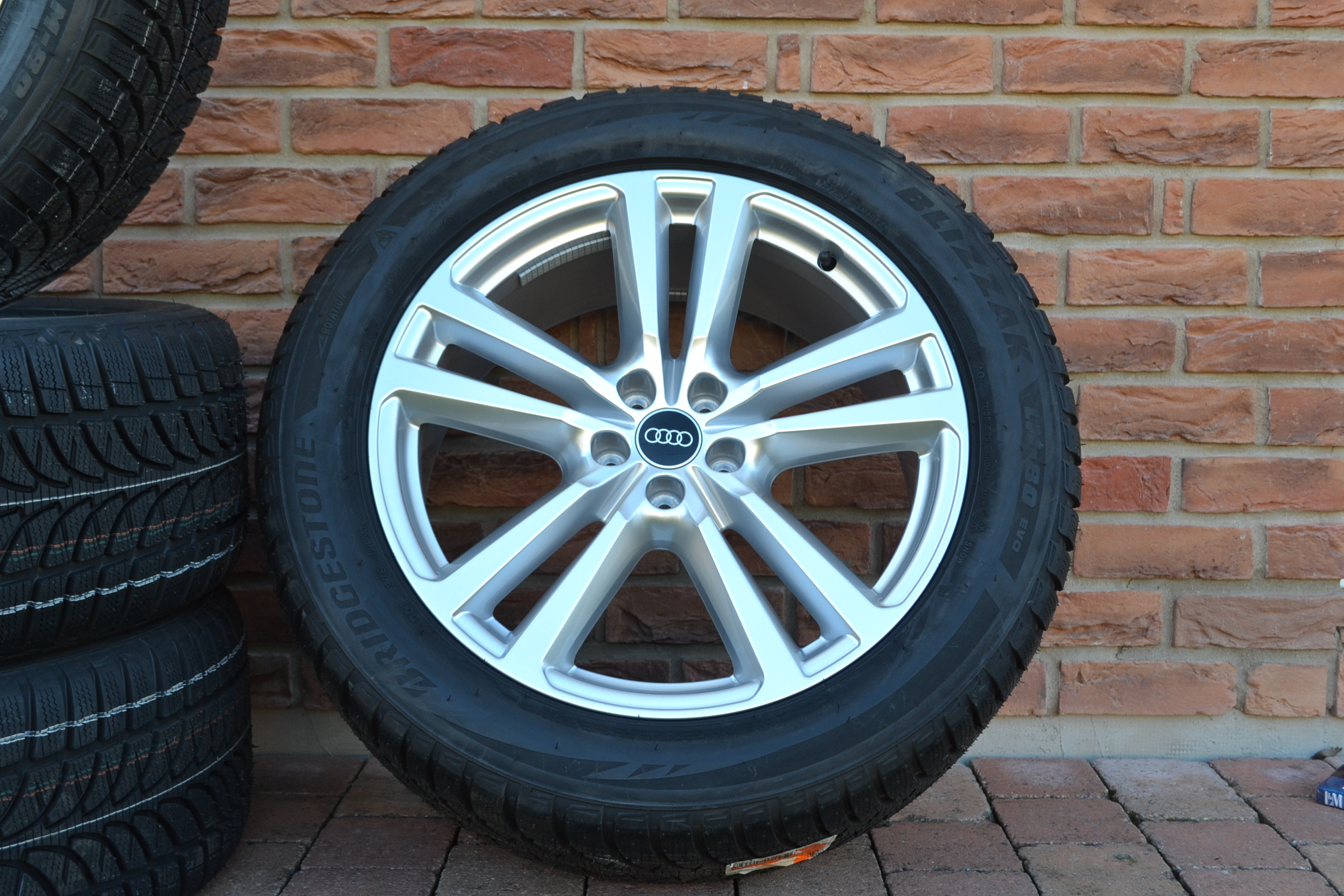 5x112 R20 Zimná sada Originál Audi Q7 alebo VW Touareg + 255/50 R20 Bridgestone Cena uvedená za celu sadu – Obrázok 3