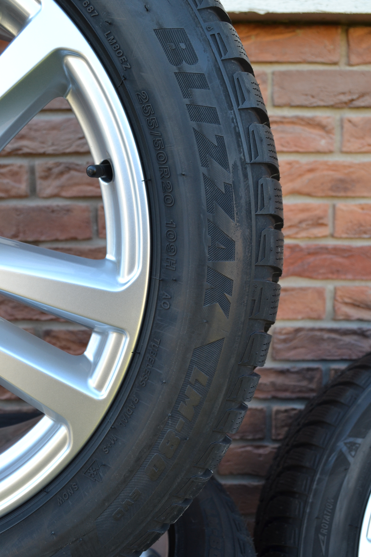 5x112 R20 Zimná sada Originál Audi Q7 alebo VW Touareg + 255/50 R20 Bridgestone Cena uvedená za celu sadu – Obrázok 5