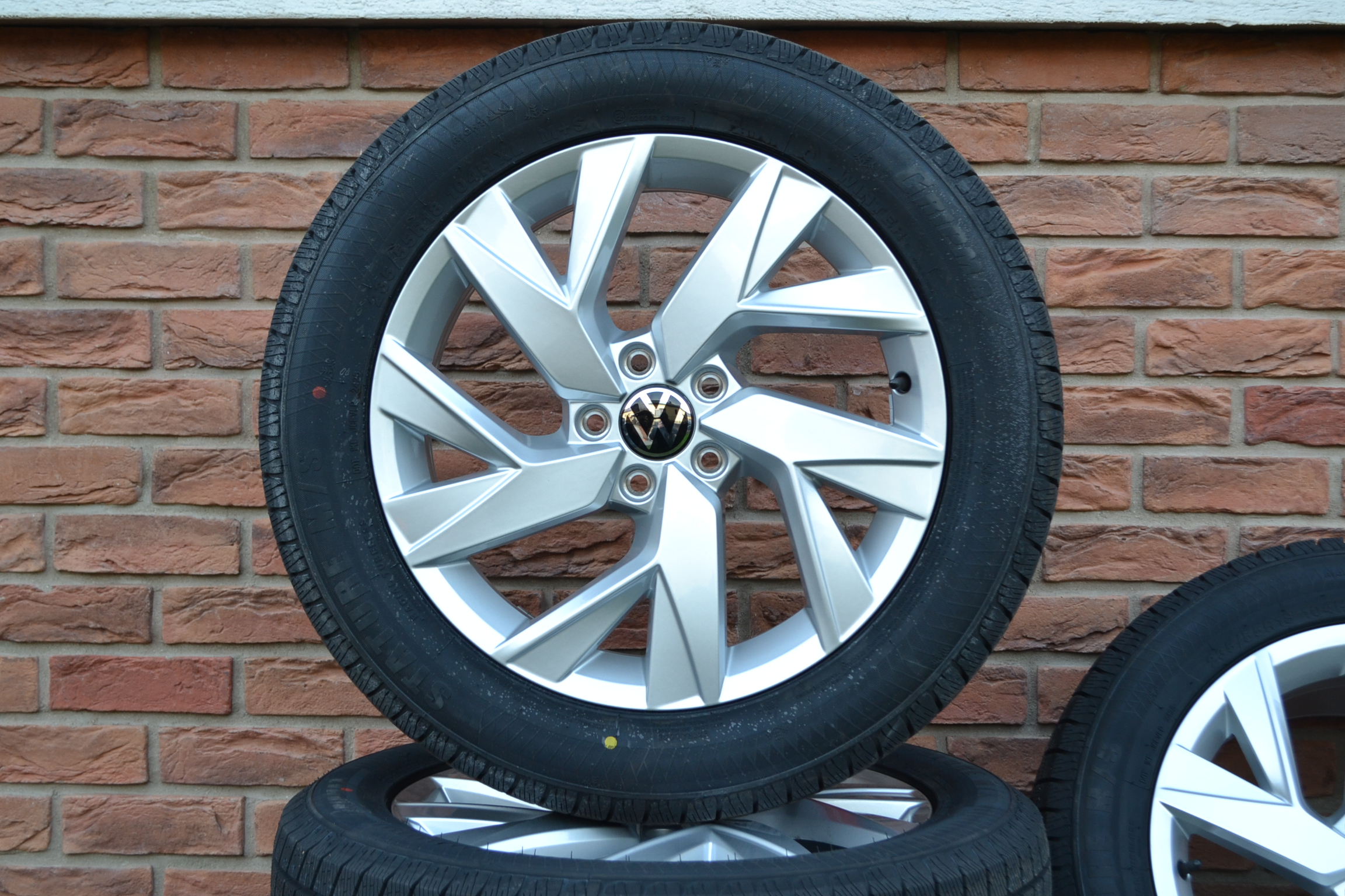 5x112 R18 Zimna sada Original VW Tiguan + 235/55 R18 Gripmax DOT25