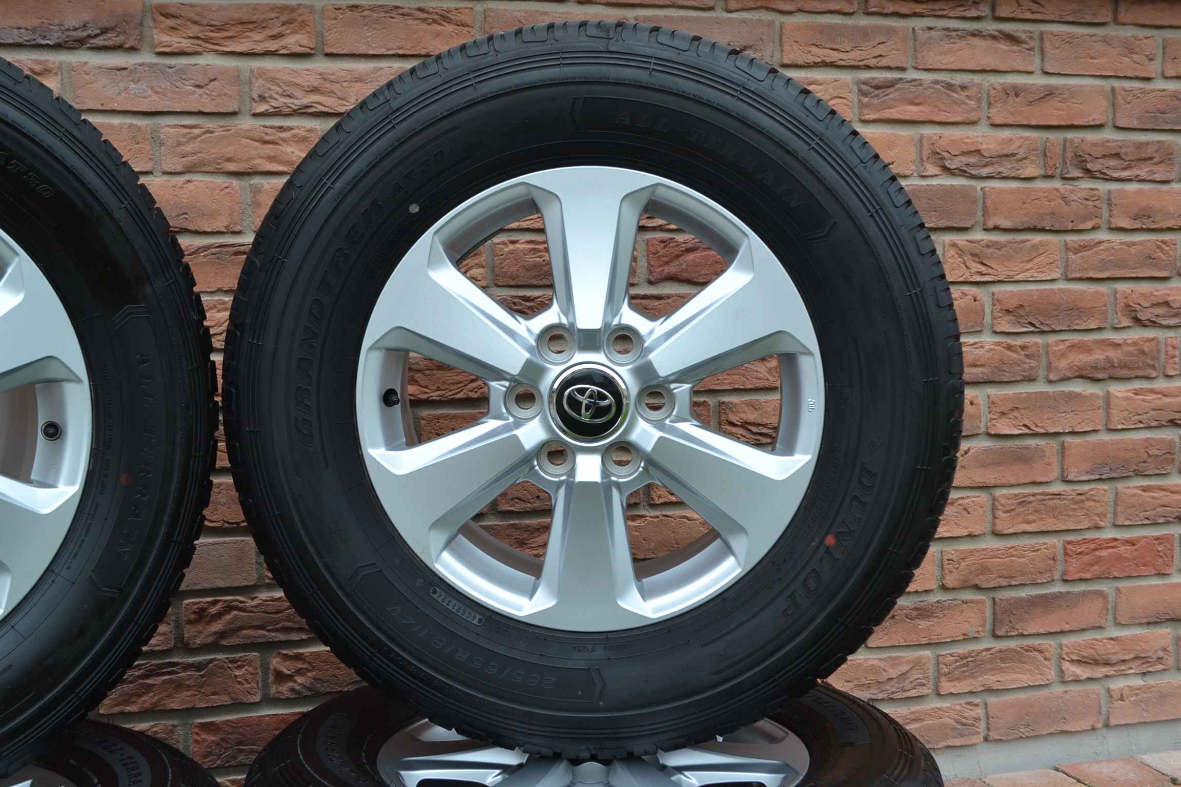 6x139.7 R18 Originál hliníkové disky Toyota Land Cruiser 3250-3300