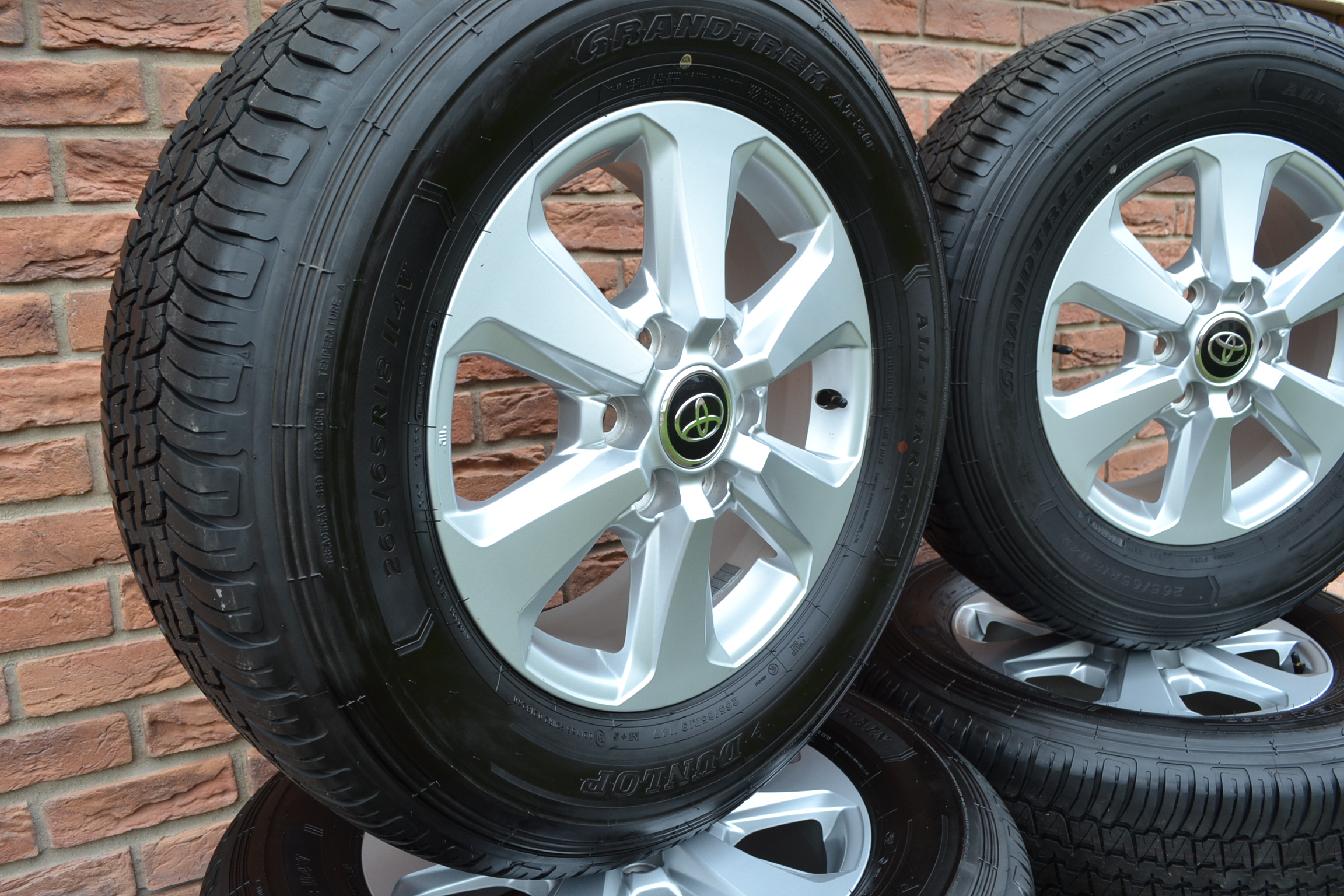 6x139.7 R18 Originál hliníkové disky Toyota Land Cruiser 3250-3300 – Obrázok 3