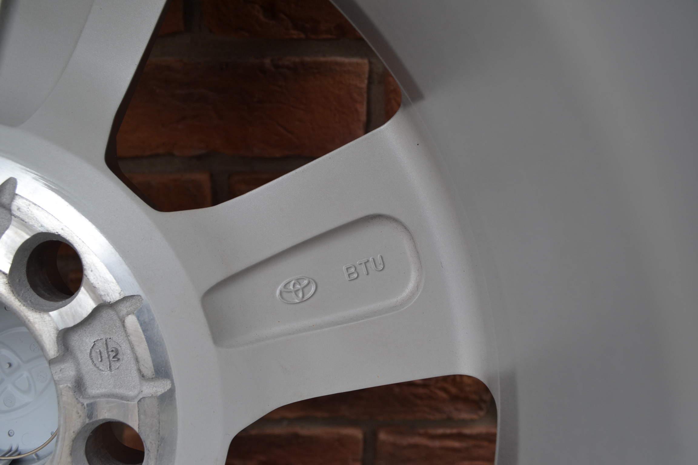 6x139.7 R18 Originál hliníkové disky Toyota Land Cruiser 3250-3300 – Obrázok 7