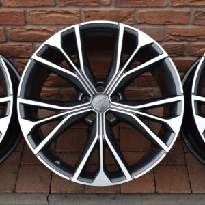 4M8601025S