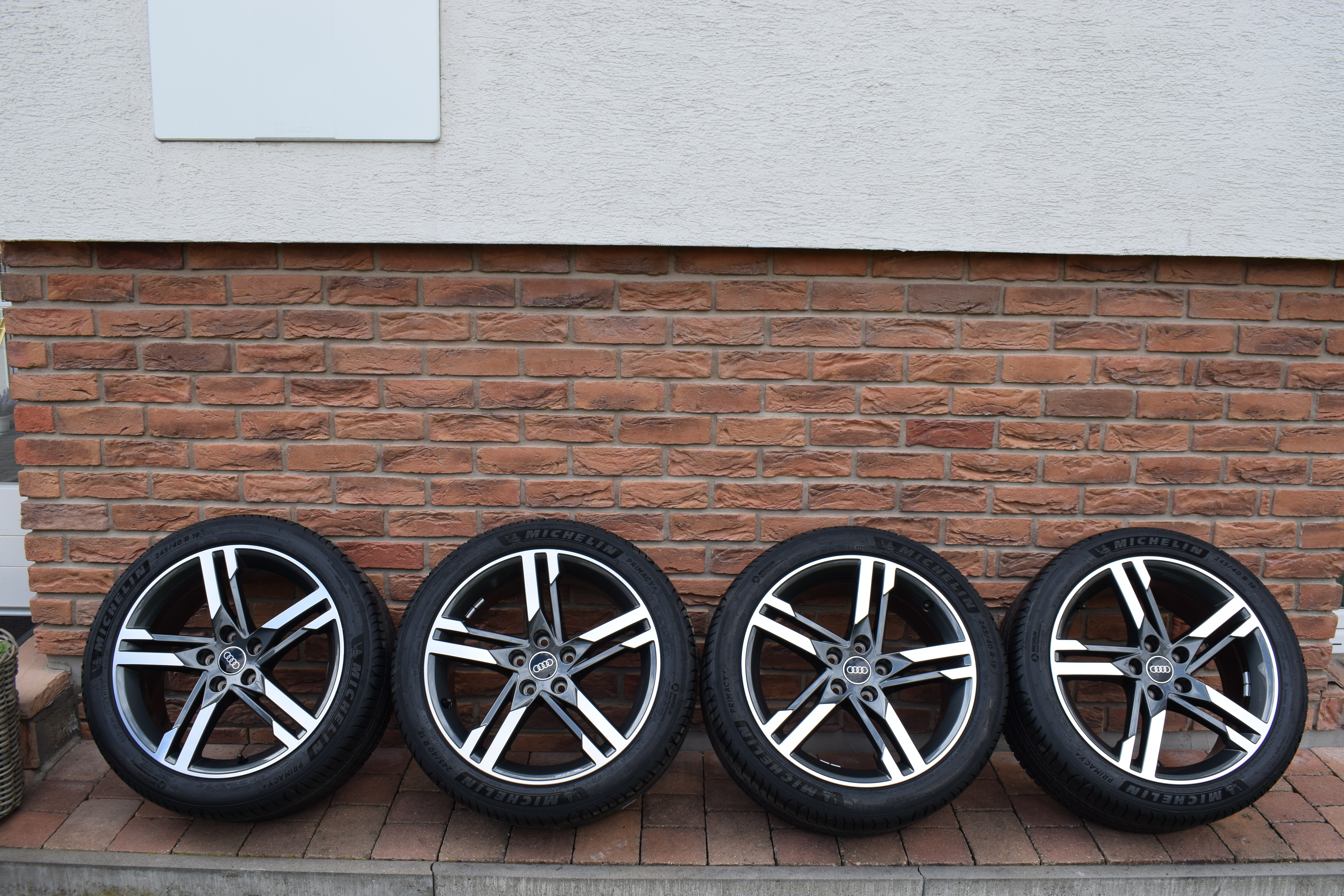 5x112 R18 Letná sada Originál Audi A4 b9 s-line – Obrázok 2