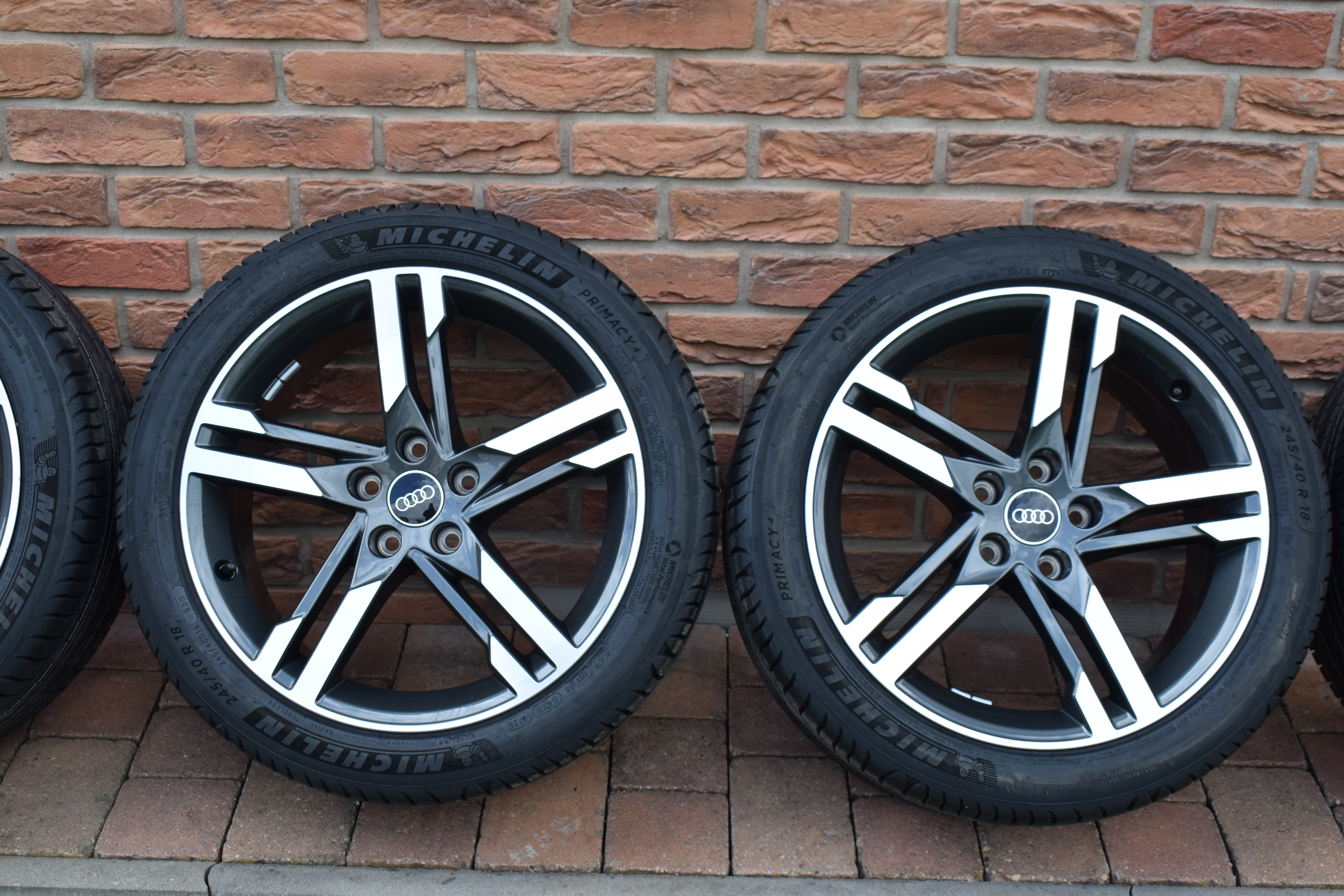 5x112 R18 Letná sada Originál Audi A4 b9 s-line – Obrázok 3