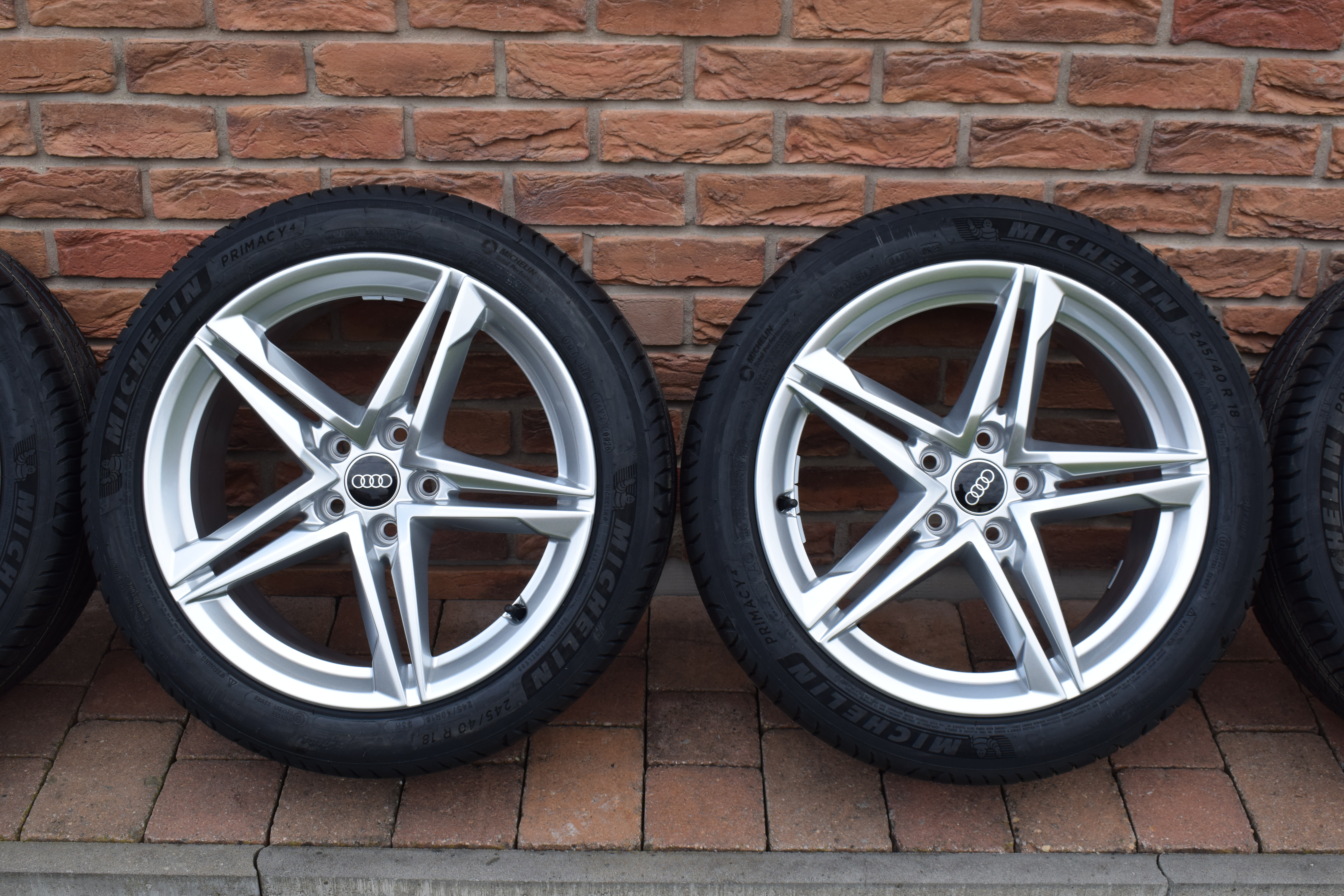 5x112 R18 Letná sada Originál Audi A4 b9 s-line – Obrázok 3