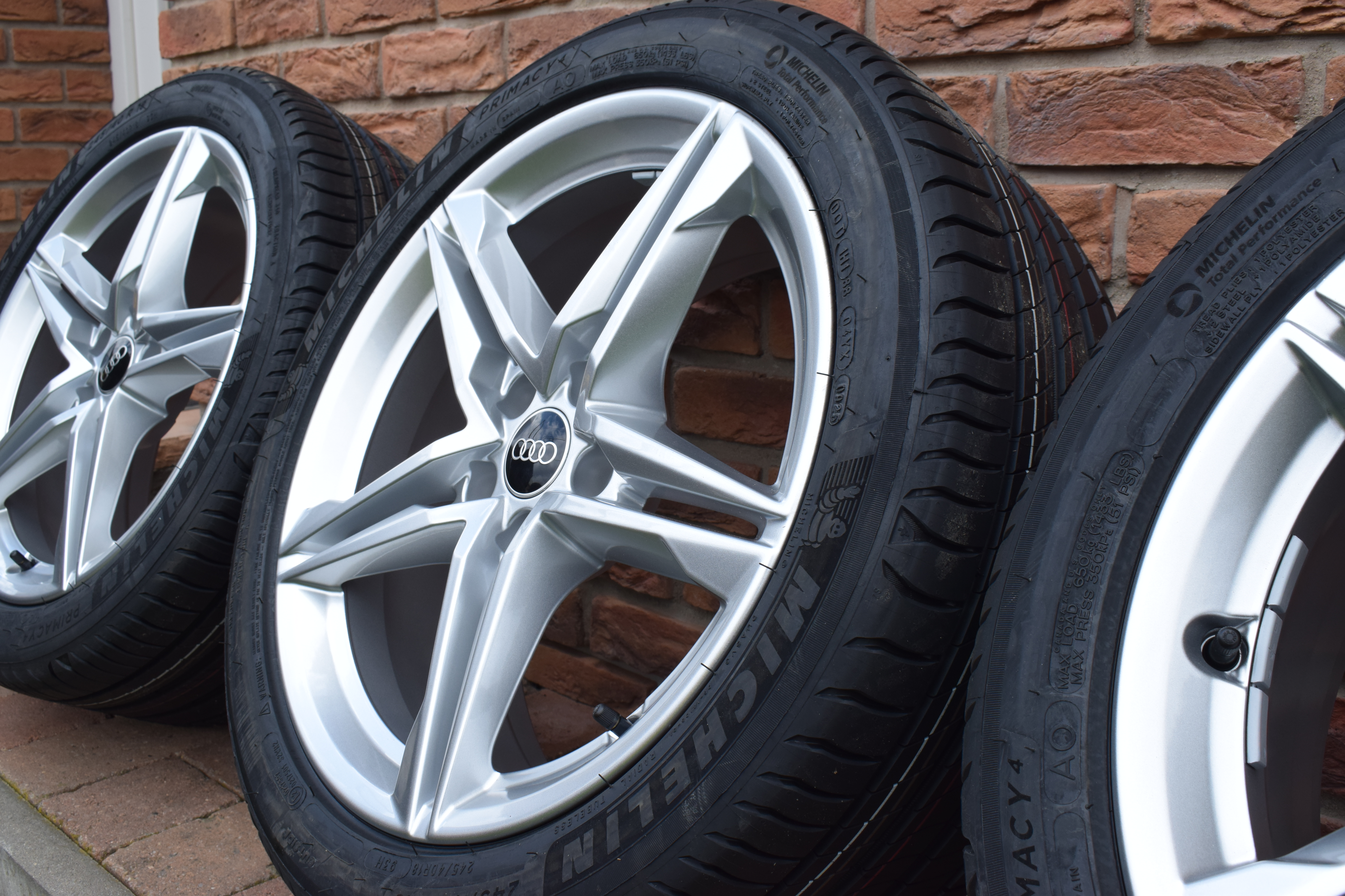 5x112 R18 Letná sada Originál Audi A4 b9 s-line – Obrázok 5