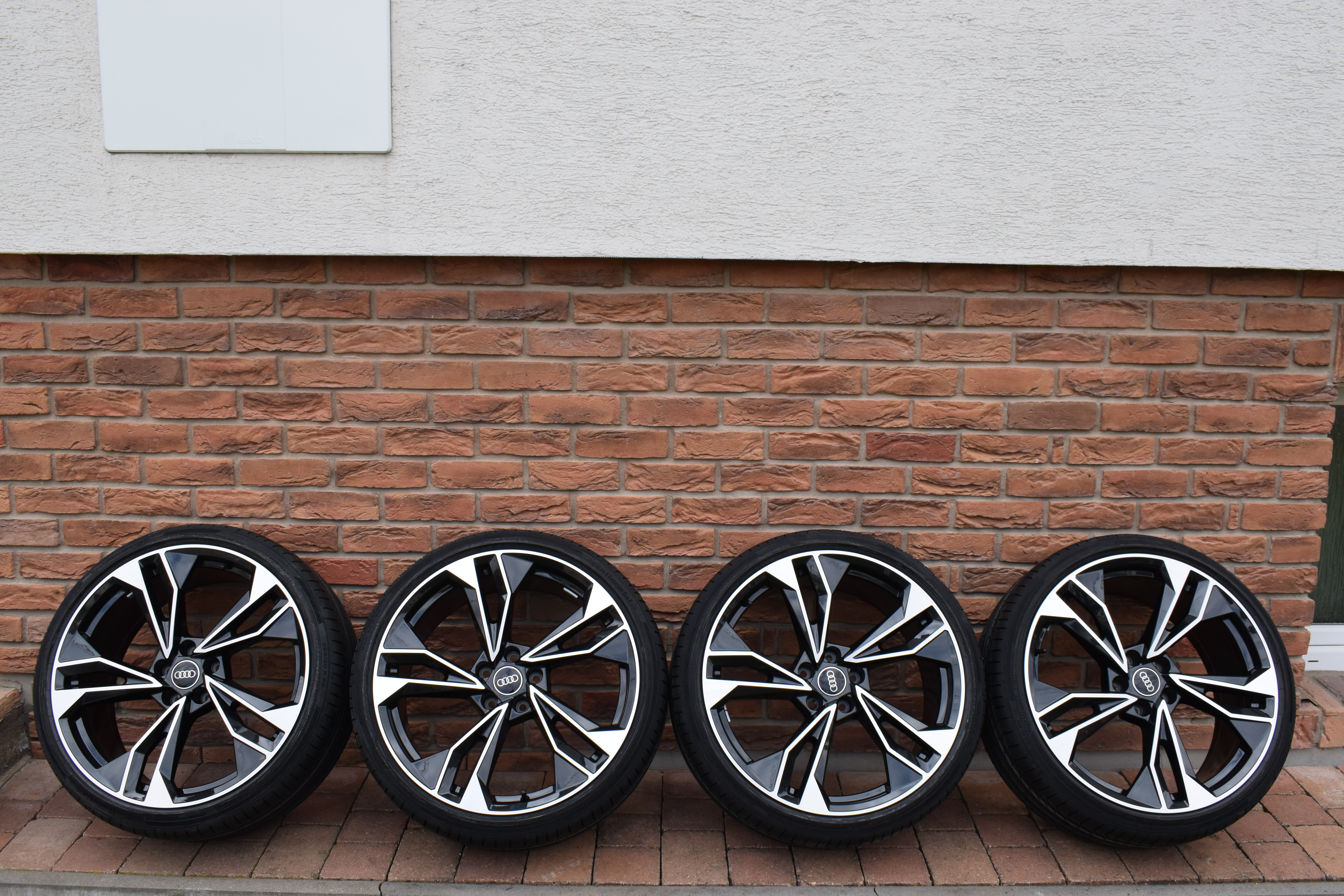 5x112 R20 Letná sada Originál Audi RS4 RS5 – Obrázok 2