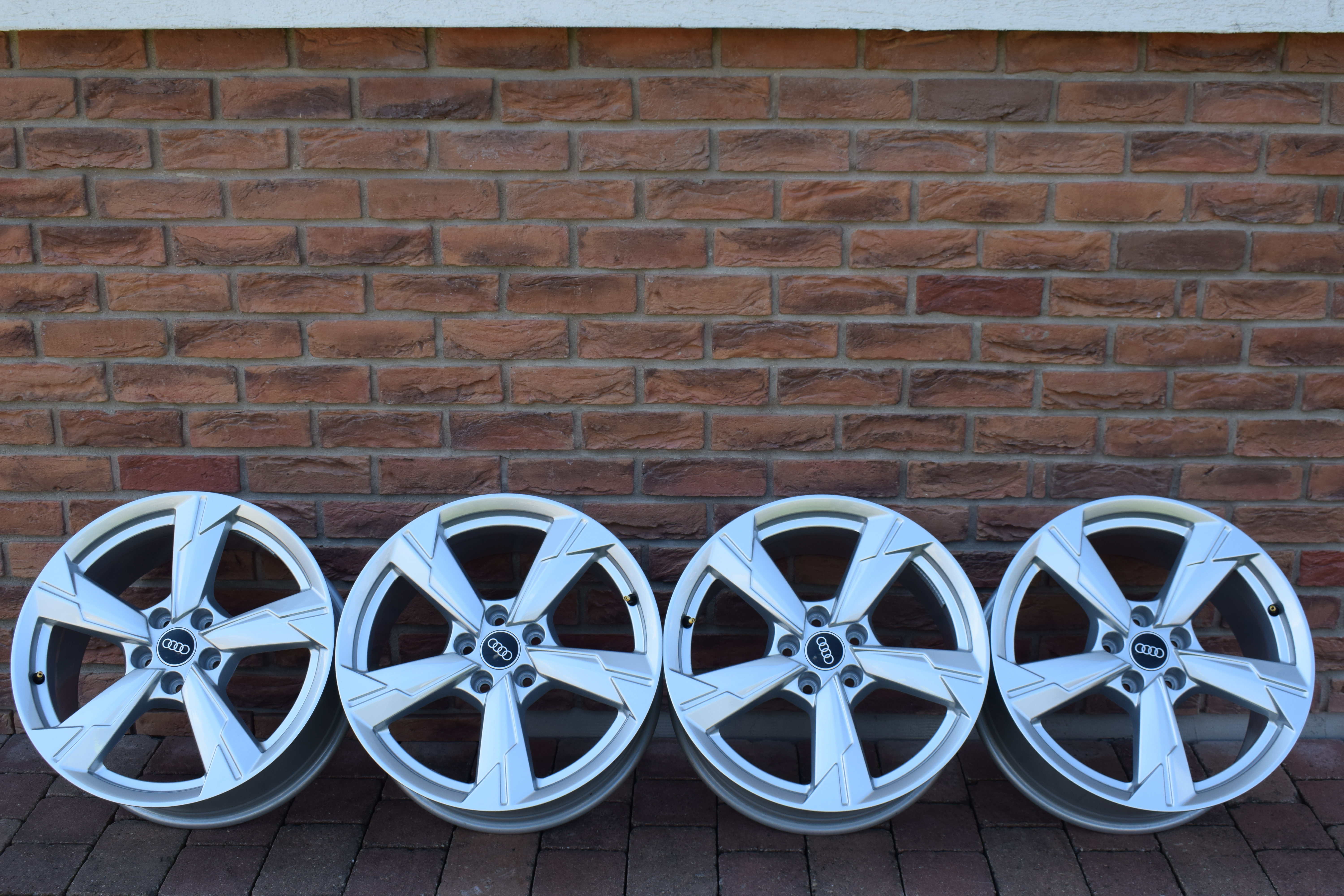 5x112 R18 Hliníkové disky Originál Audi – Obrázok 2